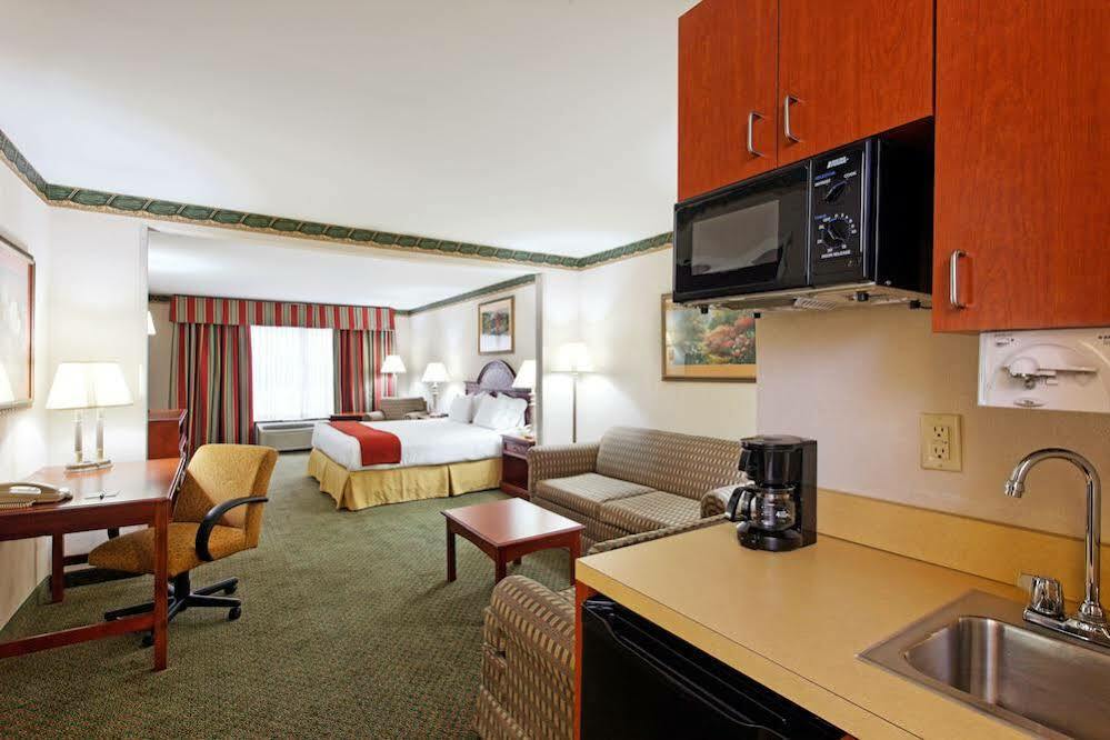 Holiday Inn Express & Suites Tupelo By Ihg Quarto foto